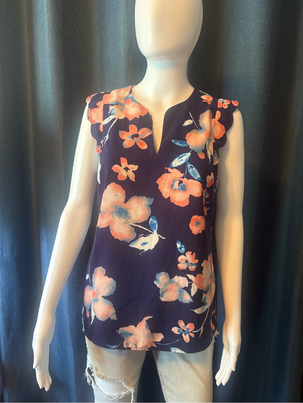 41 Hawthorn Navy Floral V-Notch Ruffle Sleeve Camisole